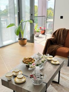 Stylish Luxury 1 Bedroom Flat - 6