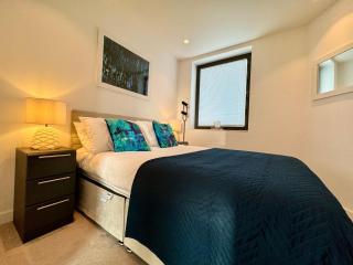 Stylish Luxury 1 Bedroom Flat - 1