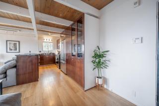 Hollywood Hills Retreat with Panoramic View - 4