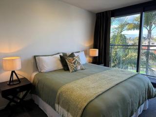 Top Floor Mount Central Apartment with Pool & Spa - 1