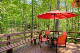 Hot Tub Fire Pit Deck Grill w Resort Amenities - Hedgesville - 7
