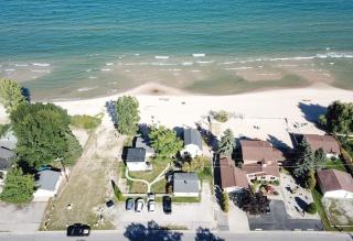 Stunning views of Lake Huron - Oscoda - 4