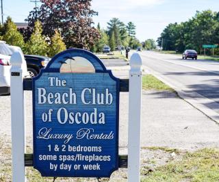 Charming Lake Huron Cottage Private Beach Access - Oscoda - 8