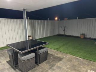 Golfers dream 300m to the beach - Dawesville - 1