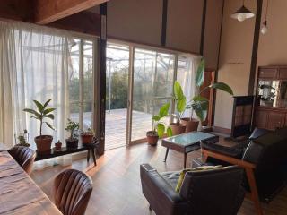 Holiday house with great views! - - 0