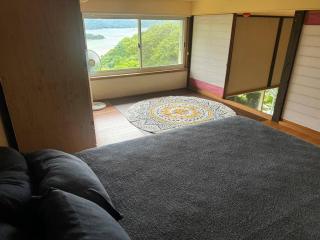 Holiday house with great views! - - 6