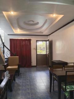 EV2 Townhouse Hotel - Angeles - 5