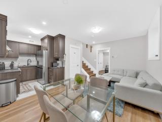 Stylish 2-Bedroom Apartment In Downtown Windsor - Windsor - 4