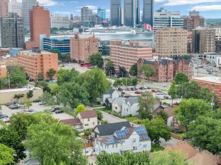Stylish 2-Bedroom Apartment In Downtown Windsor - Windsor - 9