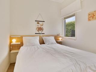Holiday home with Gypsy wagon - Kamperland - 1