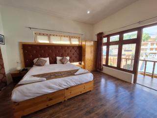 Fox Guest House Ladakh By LexStays - Leh - 4