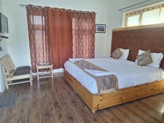 Fox Guest House Ladakh By LexStays - Leh - 2