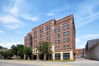 Fairfield Inn & Suites by Marriott Savannah Downtown Historic District - Savannah - 9