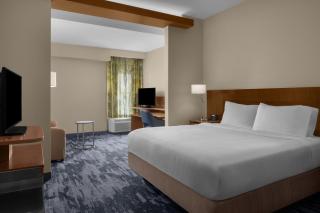 Fairfield Inn & Suites by Marriott Savannah Downtown Historic District - Savannah - 2
