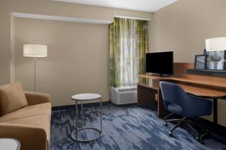 Fairfield Inn & Suites by Marriott Savannah Downtown Historic District - Savannah - 1