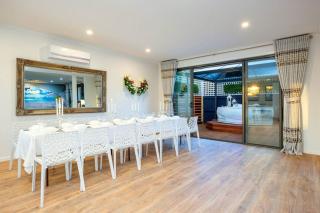 MALIBU House - BEACH & HOT SPRINGS - 16 guests - Capel Sound - 4