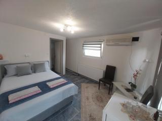 ALI apartmani R&H - 1