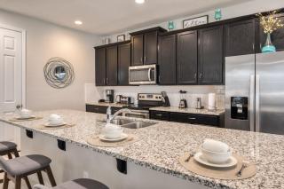 Last Minute Disney Getaway! Private Pool, Hot Tub & Games Room. Book Now! #19230 - Kissimmee - 4