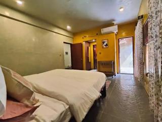 Comfy 4BHK Villa Only For Families - 6