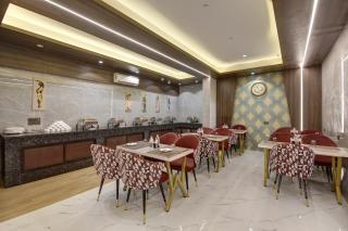 Hotel Armani Suites - 3