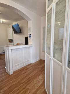 Aunty Katie's House, NI Tourist Board Certified & located on the main Oldpark Road to Belfast, with Free Continental Breakfast & Free Ultra Fast SKY internet, free SKY Sports & free SKY Cinema, Self-check in after 10pm GMT - Belfast - 7