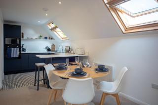 Stunning Studio with Countryside Views & Parking - 1