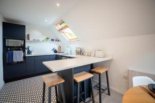 Stunning Studio with Countryside Views & Parking - 2