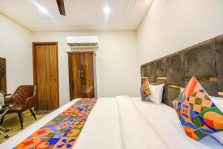 FabHotel Globe Inn - 2