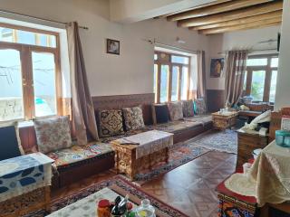 Gyalson Guest House Ladakh by LexStays - Leh - 6