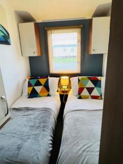Place2bee , Caravan , Manor park , Free Wifi ,6 Berth - Hunstanton - 8