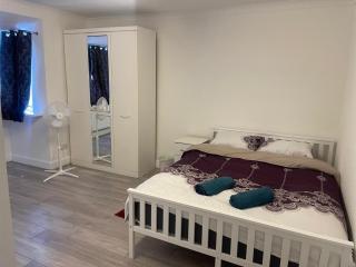 OYO Baraka Edgware - 2
