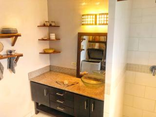 Oceanfront, Quiete and Convenient Location - Bocas del Toro - 2