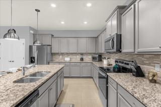 Last Minute Disney Getaway! Private Pool, Hot Tub & Games Room. Book Now! #99143 - Davenport - 1