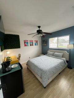 1 Mega Comfy Room waiting for you - Cape Coral - 0