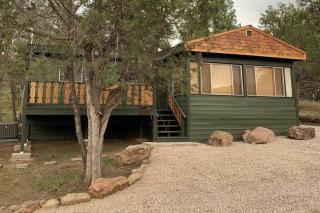 Twin Pines Casita - Big Yard, View, Porch, Hot Tub, & Charm - Ruidoso - 3