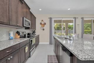 Last Minute Disney Getaway! Private Pool, Hot Tub & Games Room. Book Now! #56421 - Orlando - 3