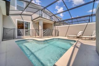 Last Minute Disney Getaway! Private Pool, Hot Tub & Games Room. Book Now! #55733 - Kissimmee - 0