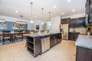 Last Minute Disney Getaway! Private Pool, Hot Tub & Games Room. Book Now! #55673 - Kissimmee - 1