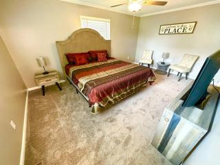 University Cozy Escape - 9
