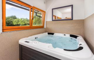 Stunning Home In Lukovdol With Sauna - 6