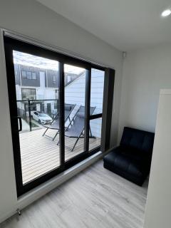 3BR Auckland Holiday Home near Outlet shops and Costco - 1