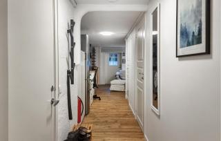 Awesome Apartment In Göteborg With Wifi - 1