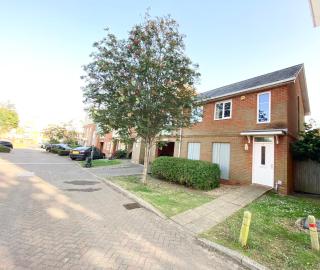 2 Bedroom Flat near Redhill train station, easy access to Gatwick & London - Redhill - 0