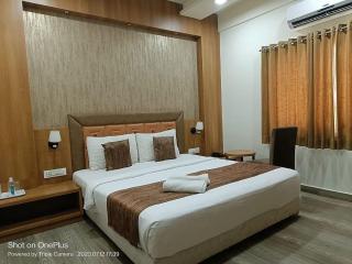 Hotel Aerocity Golden Couple Friendly Mahipalpur Delhi Airport - New Delhi - 1