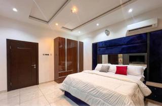 3bedroom luxury apartment with pool, snooker, ps5 in lekki phase 1 - 6