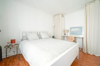 Appartement idéal famille, en duplex et au calme, au pied du métro "Mairie de Saint Ouen" - 9