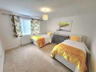 Stunning! 3 Bed Entire House with Free Parking - Stapleford - 4