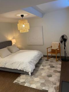 Cozy and modern Pemberton Heights Suite - North Vancouver - 0