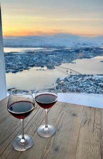 Nydelig hjem nært alt i Tromsø rett med Fjellheisen gratis parkering rett med huset - Tromsø - 6