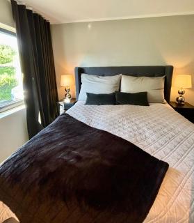 Nydelig hjem nært alt i Tromsø rett med Fjellheisen gratis parkering rett med huset - Tromsø - 1